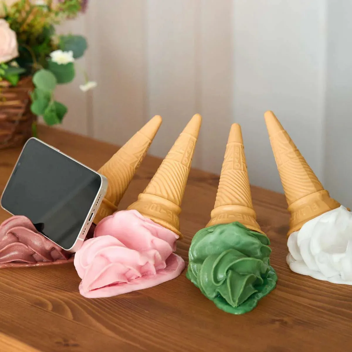 落ちちゃったソフトクリームスマホスタンドバニラ