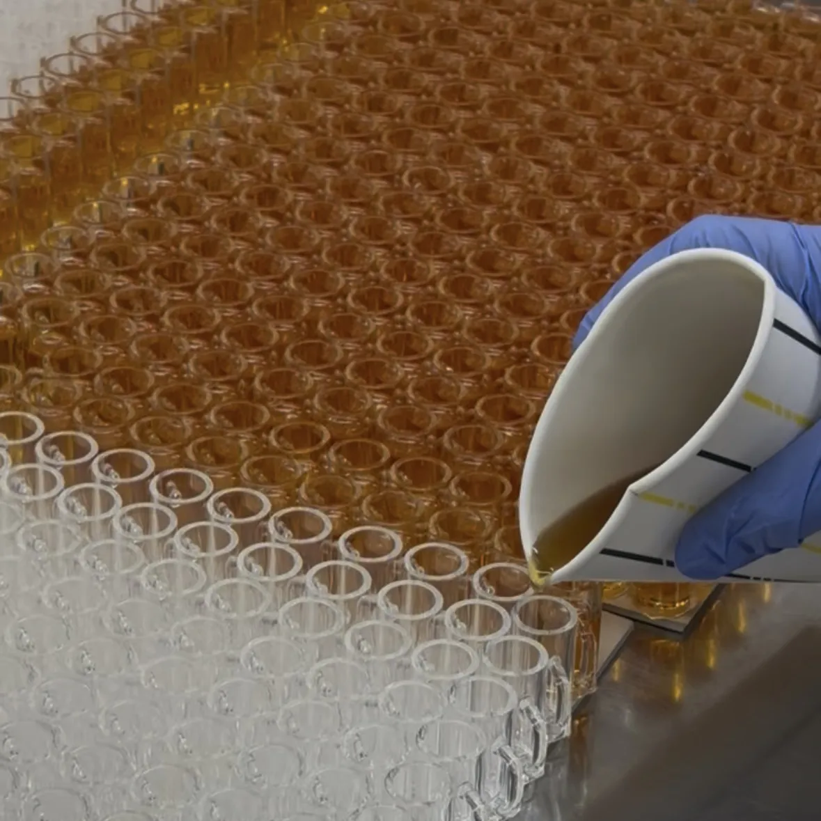 第3回：魔法の瞬間！濃～い液体が「美味しそうなビール」へ