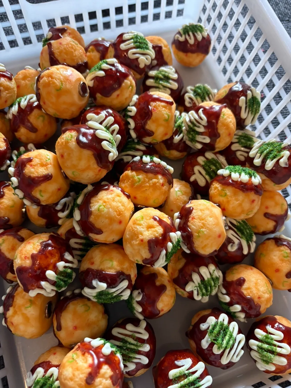 GWで完売した「たこ焼きマグネット」が山盛り到着🐙✨