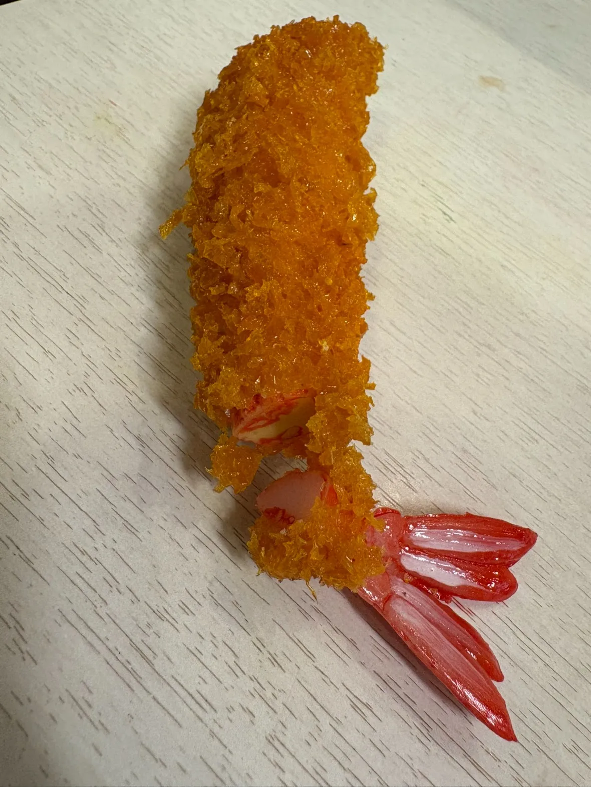 【事件発生！？】ポッキリ折れたエビフライの断面を見たら、職人の“恐ろしいこだわり”を見つけちゃいました…！🍤✨